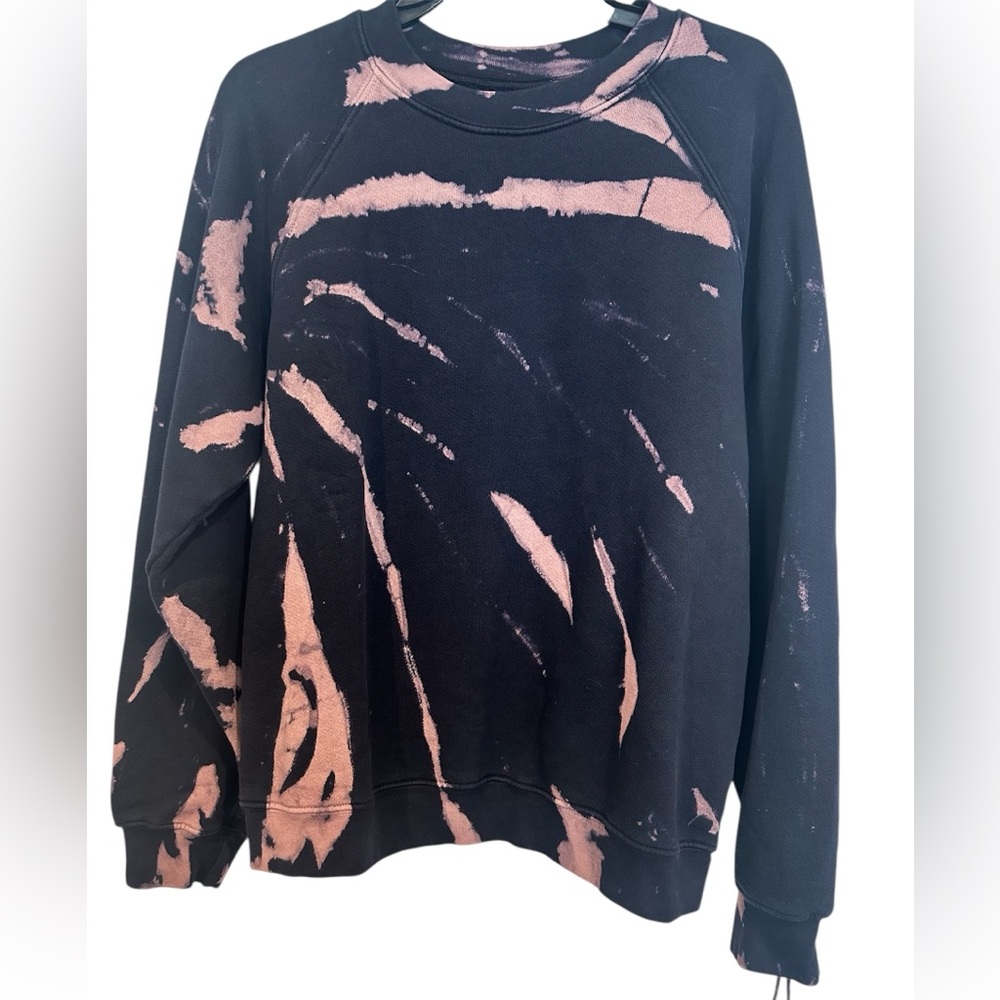Les Tien Unisex Navy and Pink Tie-Dye Sweatshirt- Medium